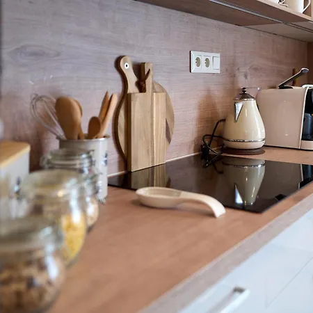 Kollar - Vevericka *